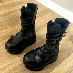 Black demonia boots for concerts